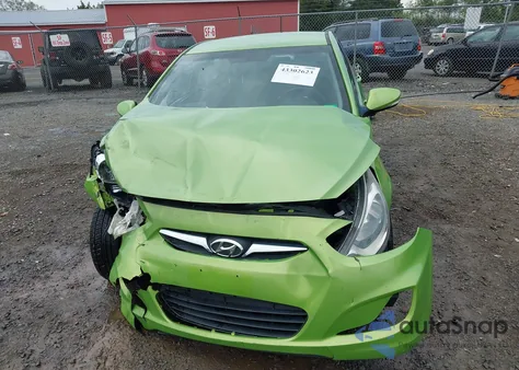 2013 Hyundai Accent Se z USA, uszkodzony, nr VIN KMHCU5AE1DU109280